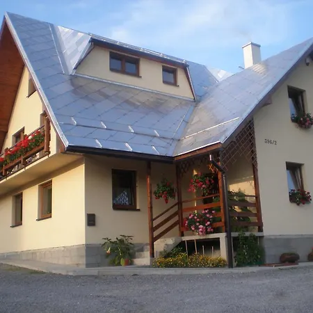 Dom Na Okraji Obce - Privat Siskovci 하보우카